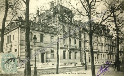 Carte postale ancienne L'Ecole de Santé Militaire — Lyon (Rhône)