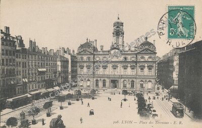 Carte postale ancienne Place des Terreaux — Lyon (Rhône)