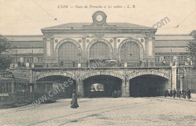 Carte postale ancienne Gare de Perrache et les voûtes — Lyon (Rhône)