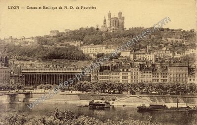 Carte postale ancienne Coteau et Basilique de N.-D. de Fourvière — Lyon (Rhône)