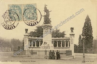 Carte postale ancienne Monument des Enfants du Rhône — Lyon (Rhône)