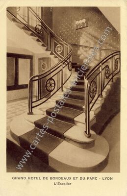 Carte postale ancienne Grand Hôtel de Bordeaux et du Parc - L'Escalier — Lyon (Rhône)