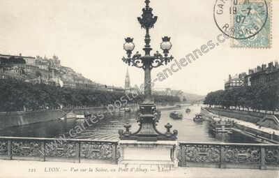 Carte postale ancienne Vue sur la Saône, au Pont d'Ainay — Lyon (Rhône)