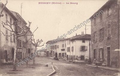 Carte postale ancienne Le Bourg — Messimy (Rhône)