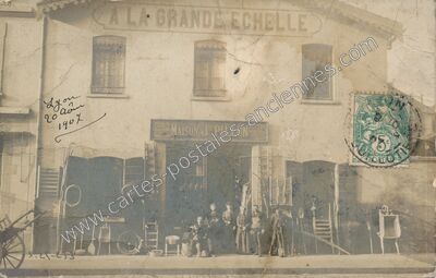Carte postale ancienne A la Grande Echelle — Lyon (Rhône)