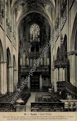 Carte postale ancienne Grande nef vue du chœur — Lyon (Rhône)