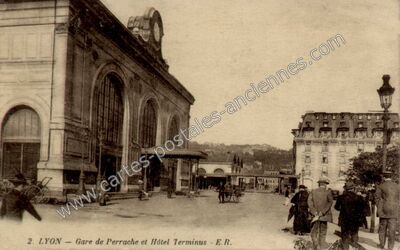 Carte postale ancienne Gare de Perrache et Hôtel Terminus — Lyon (Rhône)