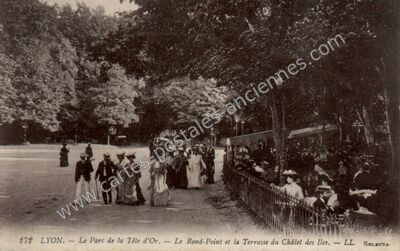 Carte postale ancienne Le Parc de la Tête d'Or. - Le Rond-Point et la Terrasse du Châlet des Iles — Lyon (Rhône)