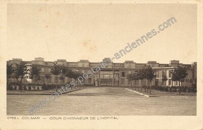 Carte postale ancienne Cour d'honneur de l'hôpital — Colmar (Haut-Rhin)