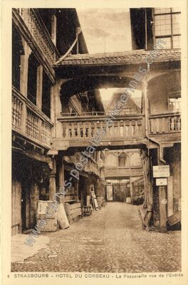 Carte postale ancienne HOTEL DU CORBEAU - La Passerelle vue de l'Entrée — Strasbourg (Bas-Rhin)