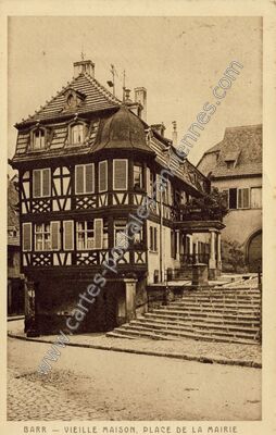 Carte postale ancienne Vieille maison, Place de la Mairie — Barr (Bas-Rhin)
