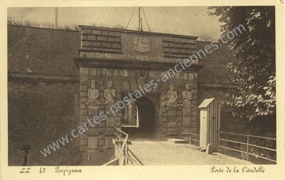 Carte postale ancienne Porte de la Citadelle — Perpignan (Pyrénées-Orientales)
