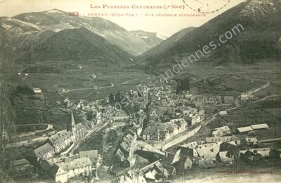 Carte postale ancienne Vue générale plongeante — Arreau (Hautes-Pyrénées)