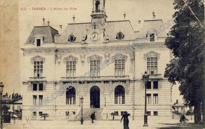 Carte postale ancienne L'Hôtel de Ville — Tarbes (Hautes-Pyrénées)