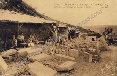 Carte postale ancienne Carrières E. Fraye, chantier du taillage de pierres et pavés — Ascain (Pyrénées-Atlantiques)
