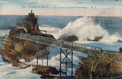 Carte postale ancienne Effet de mer au Rocher de la Vierge — Biarritz (Pyrénées-Atlantiques)