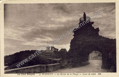 Carte postale ancienne La Cote Basque. Le Rocher de la Vierge. Lever de soleil — Biarritz (Pyrénées-Atlantiques)