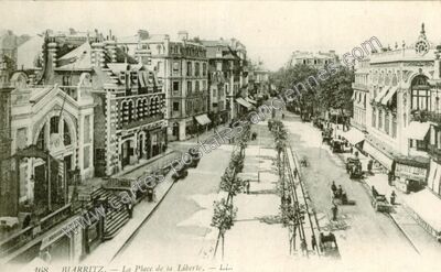 Carte postale ancienne La Place de la Liberte — Biarritz (Pyrénées-Atlantiques)