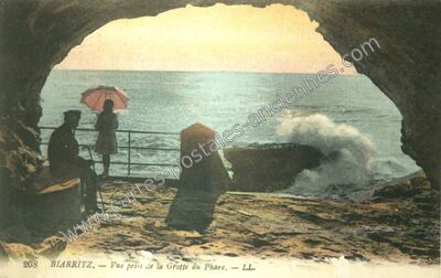 Carte postale ancienne Vue prise de la Grotte du Phare — Biarritz (Pyrénées-Atlantiques)