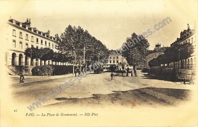 Carte postale ancienne La Place de Grammont — Pau (Pyrénées-Atlantiques)