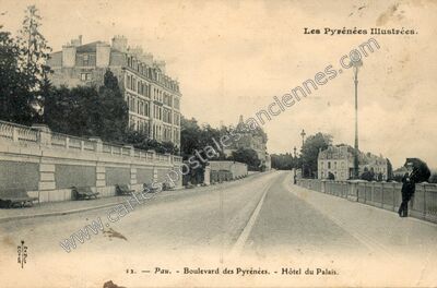 Carte postale ancienne Boulevard des Pyrénées. - Hôtel du Palais — Pau (Pyrénées-Atlantiques)