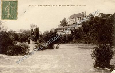 Carte postale ancienne Les bords du gave vus de l'Ile — Sauveterre-de-Béarn (Pyrénées-Atlantiques)
