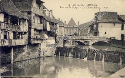 Carte postale ancienne Vue sur le Saleys. - La Chûte d'Eau — Salies-de-Béarn (Pyrénées-Atlantiques)