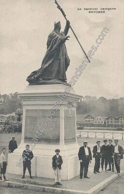 Carte postale ancienne Le Cardinal Lavigerie — Bayonne (Pyrénées-Atlantiques)
