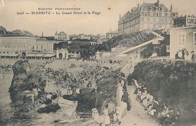 Carte postale ancienne Le Grand Hôtel et la Plage — Biarritz (Pyrénées-Atlantiques)