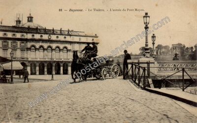 Carte postale ancienne Le Théâtre. - L'entrée du Pont Mayou — Bayonne (Pyrénées-Atlantiques)
