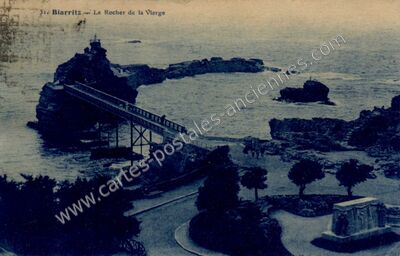 Carte postale ancienne Le Rocher de la Vierge — Biarritz (Pyrénées-Atlantiques)