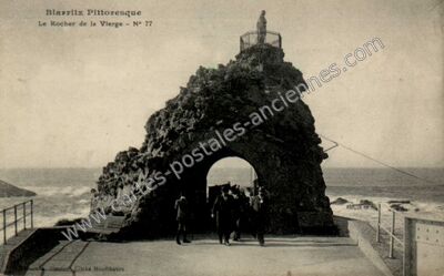 Carte postale ancienne Le Rocher de la Vierge — Biarritz (Pyrénées-Atlantiques)
