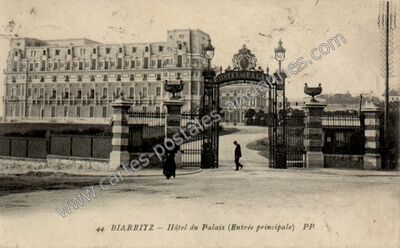 Carte postale ancienne Hôtel du Palais (Entrée principale) — Biarritz (Pyrénées-Atlantiques)