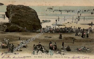 Carte postale ancienne Nos Bébés à la Plage à l'Heure du Bain — Biarritz (Pyrénées-Atlantiques)