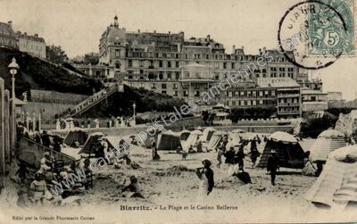 Carte postale ancienne La Plage et le Casino Bellevue — Biarritz (Pyrénées-Atlantiques)