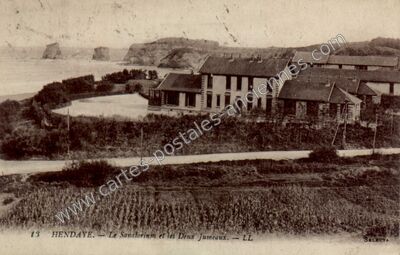Carte postale ancienne Le Sanatorium et les Deux Jumeaux — Hendaye (Pyrénées-Atlantiques)