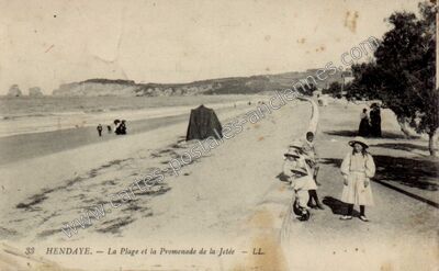 Carte postale ancienne La Plage et la Promenade de la Jetée — Hendaye (Pyrénées-Atlantiques)