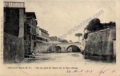 Carte postale ancienne Vue du pont Ste Marie sur la Gave d'Aspe — Oloron-Sainte-Marie (Pyrénées-Atlantiques)