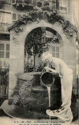 Carte postale ancienne La Fontaine de l'Avenue Thiers — Pau (Pyrénées-Atlantiques)