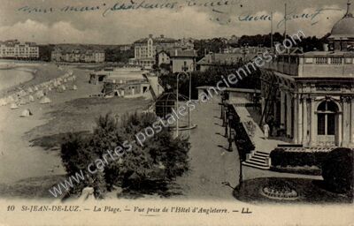 Carte postale ancienne La Plage. — Vue prise de l'Hôtel d'Angleterre — Saint-Jean-de-Luz (Pyrénées-Atlantiques)