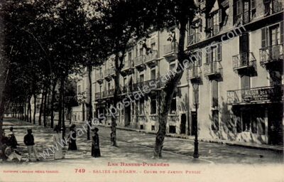 Carte postale ancienne Cours du Jardin Public — Salies-de-Béarn (Pyrénées-Atlantiques)