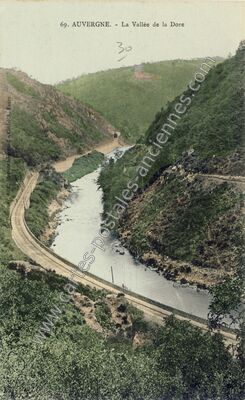 Carte postale ancienne La Vallée de la Dore — Ambert (Puy-de-Dôme)