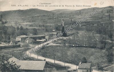Carte postale ancienne La Plaine de Loumas et la Route de Saint-Bonnet — Arlanc (Puy-de-Dôme)