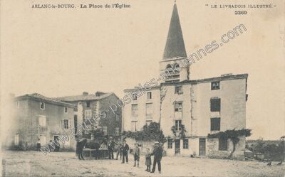 Carte postale ancienne La Place de l'Église — Arlanc (Puy-de-Dôme)