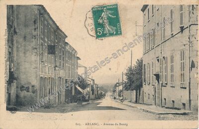 Carte postale ancienne Avenue du Bourg — Arlanc (Puy-de-Dôme)