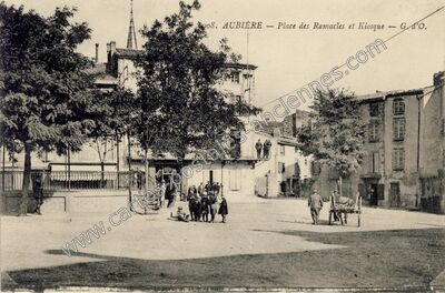 Carte postale ancienne Place des Ramacles et Kiosque — Aubière (Puy-de-Dôme)