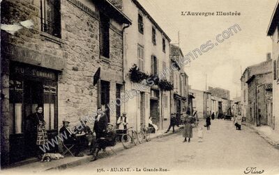 Carte postale ancienne La Grande-Rue — Aulnat (Puy-de-Dôme)