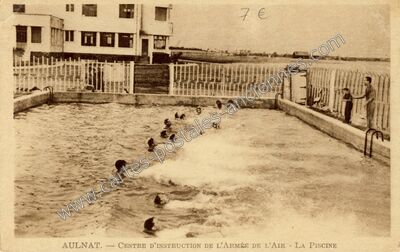 Carte postale ancienne Centre d'instruction de l'armée de l'air - La piscine — Aulnat (Puy-de-Dôme)