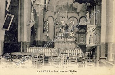 Carte postale ancienne Intérieur de l'Eglise — Aydat (Puy-de-Dôme)