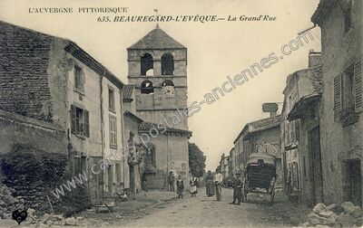 Carte postale ancienne La Grand'Rue — Beauregard-l'Évêque (Puy-de-Dôme)